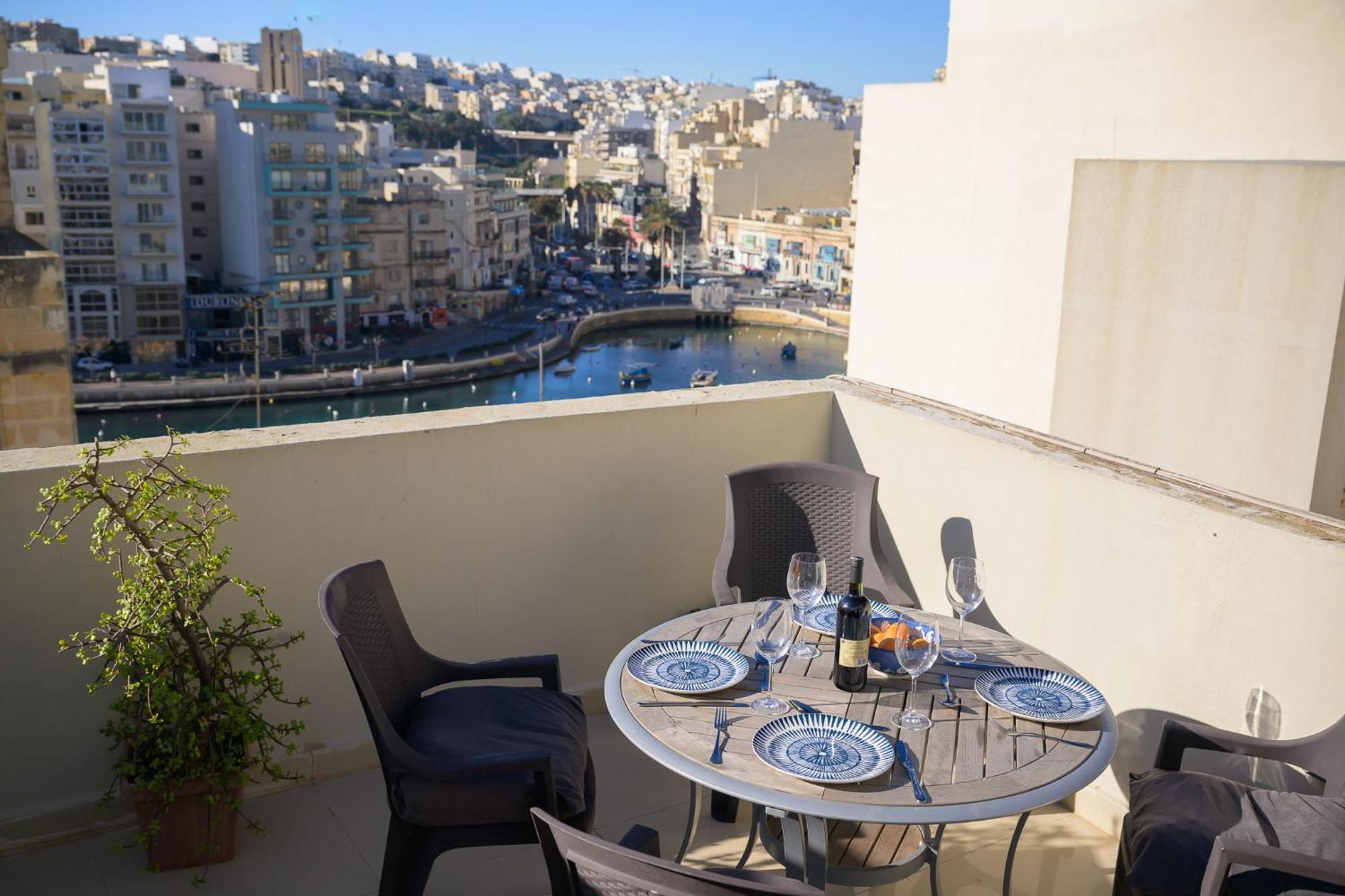 Stylish St.Julians Penthouse With Terrace In The City Centre With Seaviews Saint Julian's Eksteriør bilde